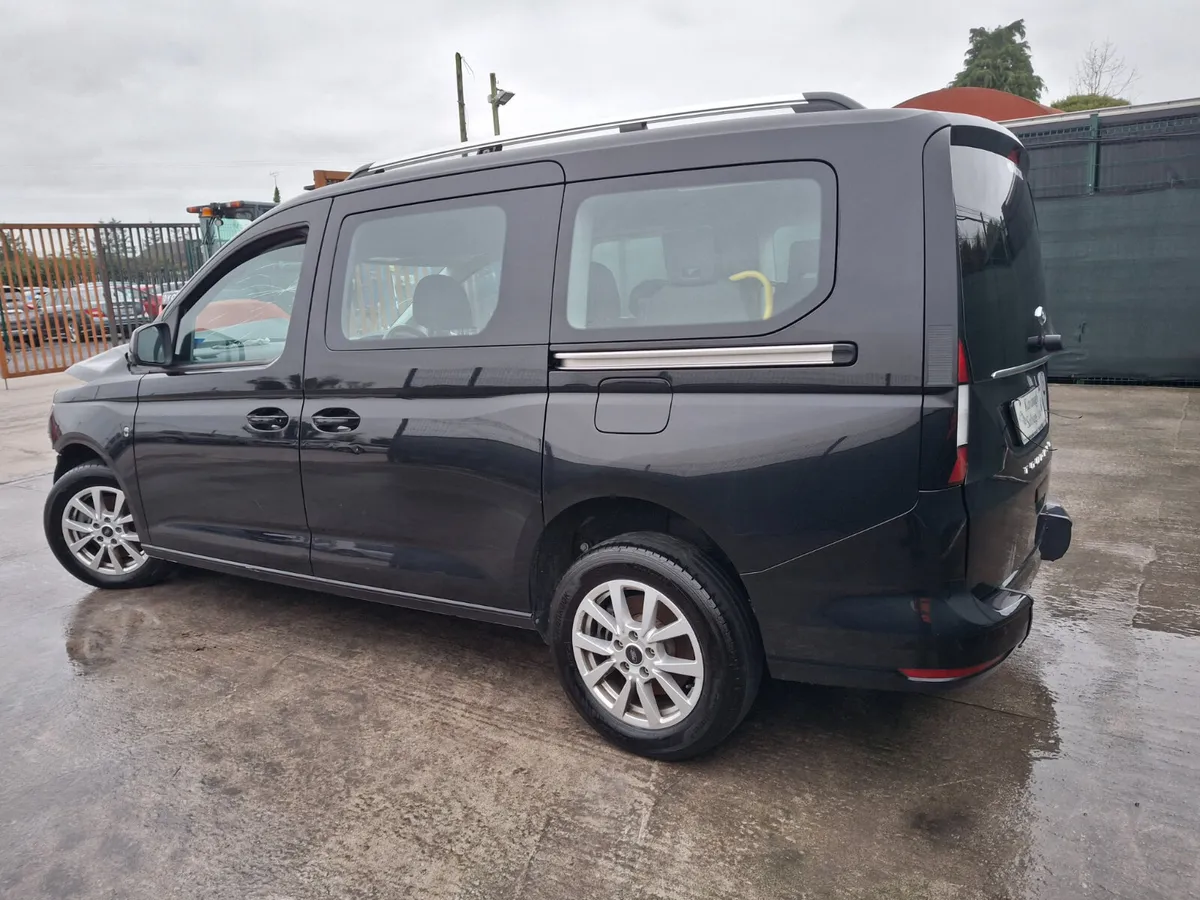 241 Ford Grand Toureno 7 seater book value 60k - Image 2