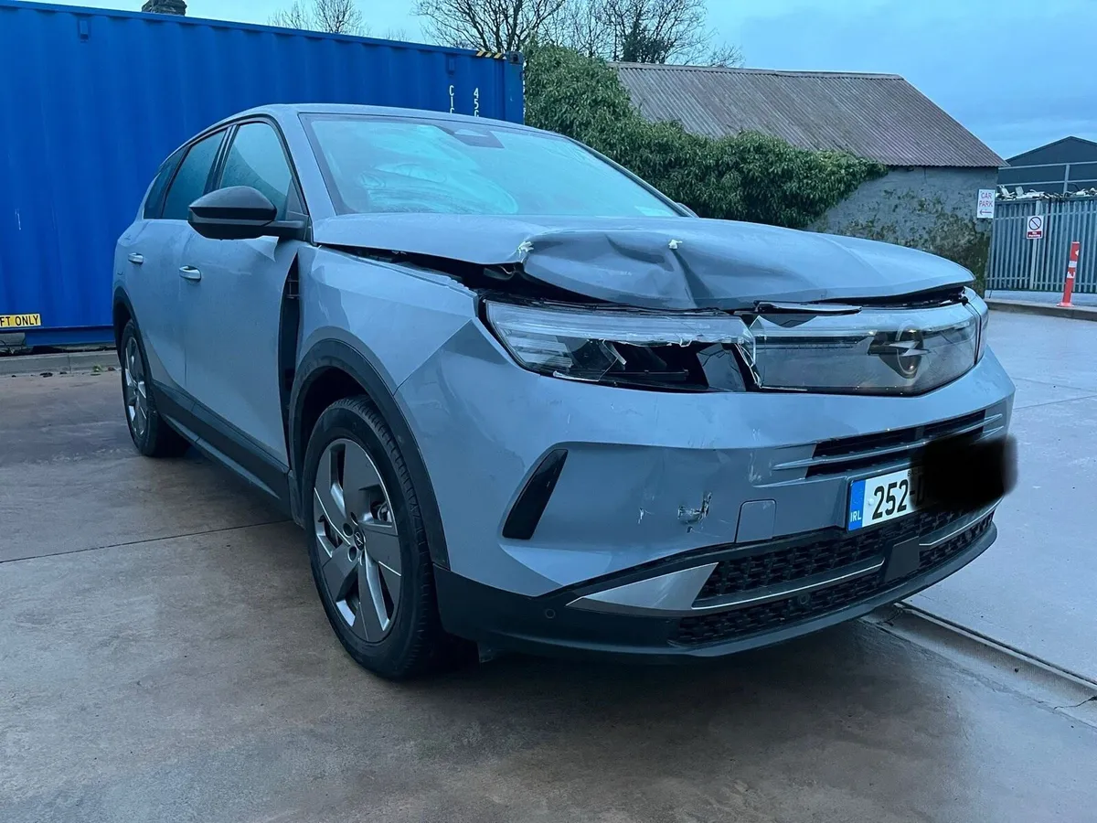 252 Opel Grandland - Image 1