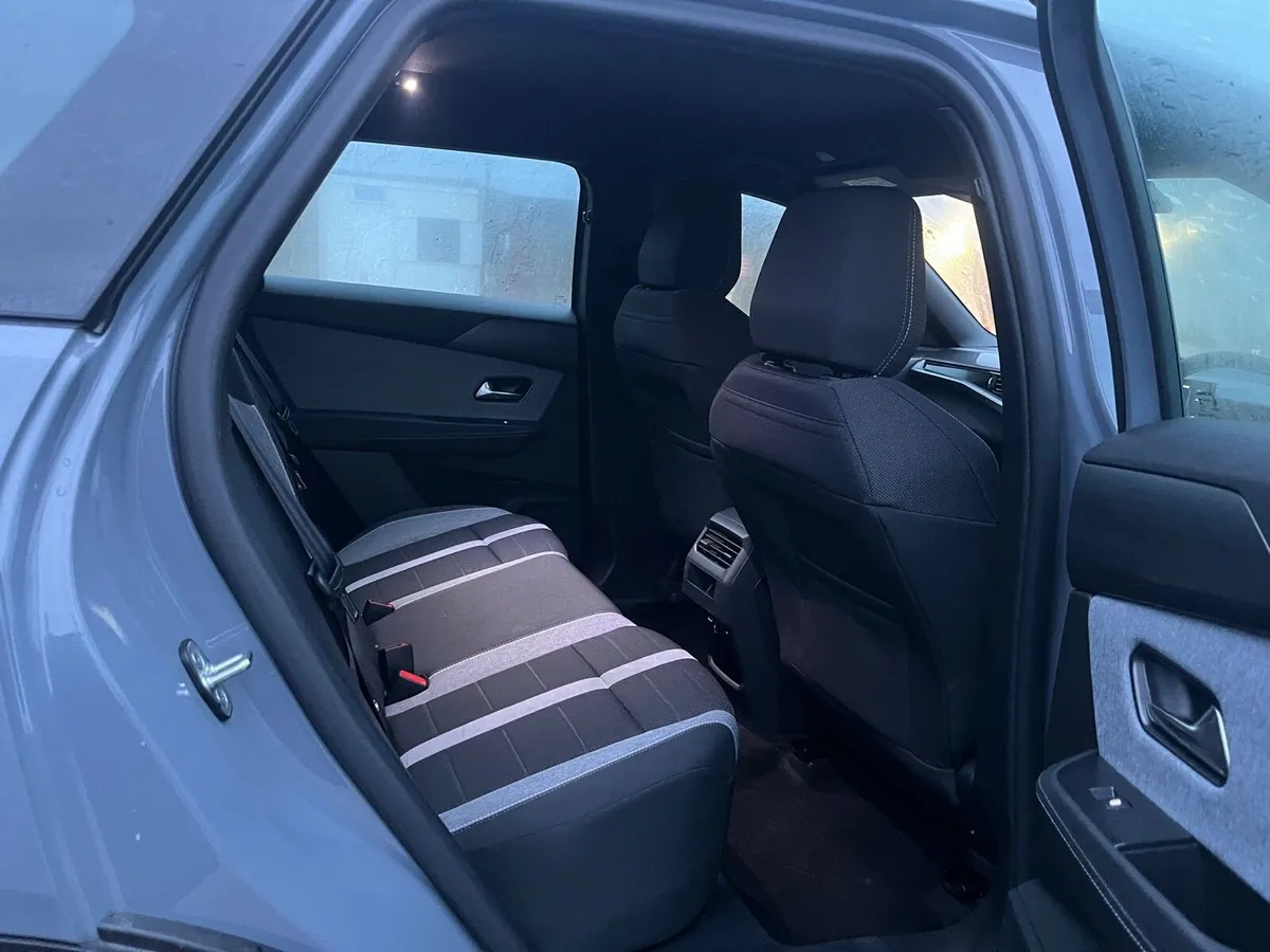 252 Opel Grandland - Image 4