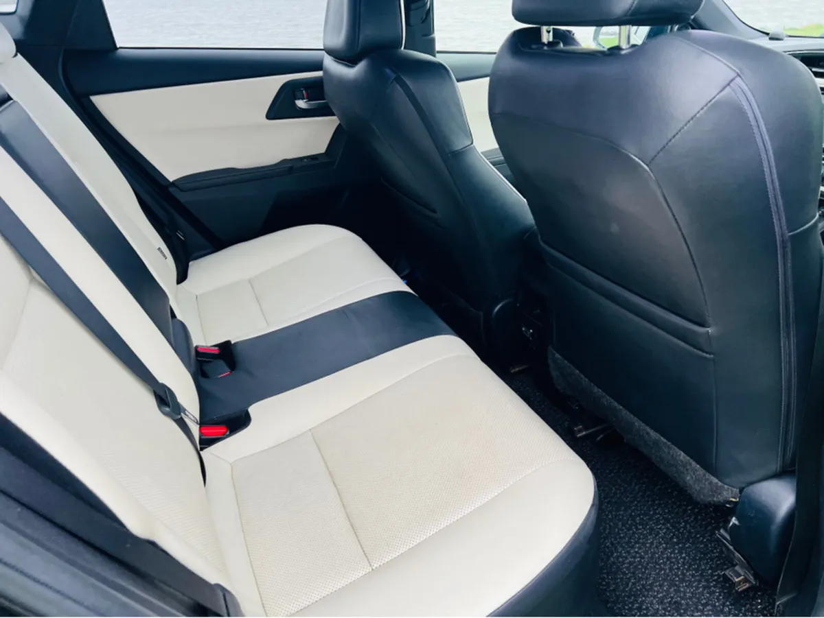 Toyota Auris HYBRID/ AUTO FINANCE PACKAGE AVAILABL - Image 4