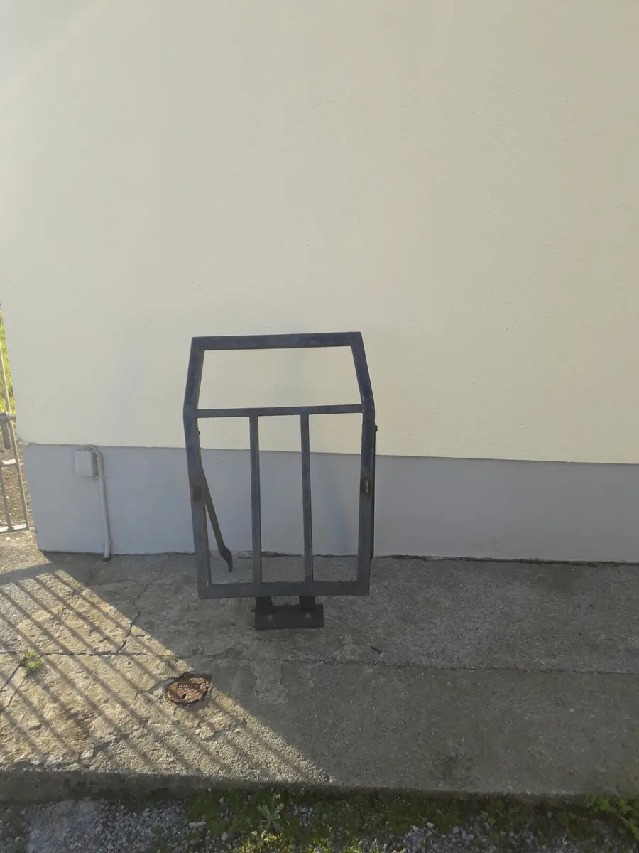 Massey 165 grill guard - Image 2