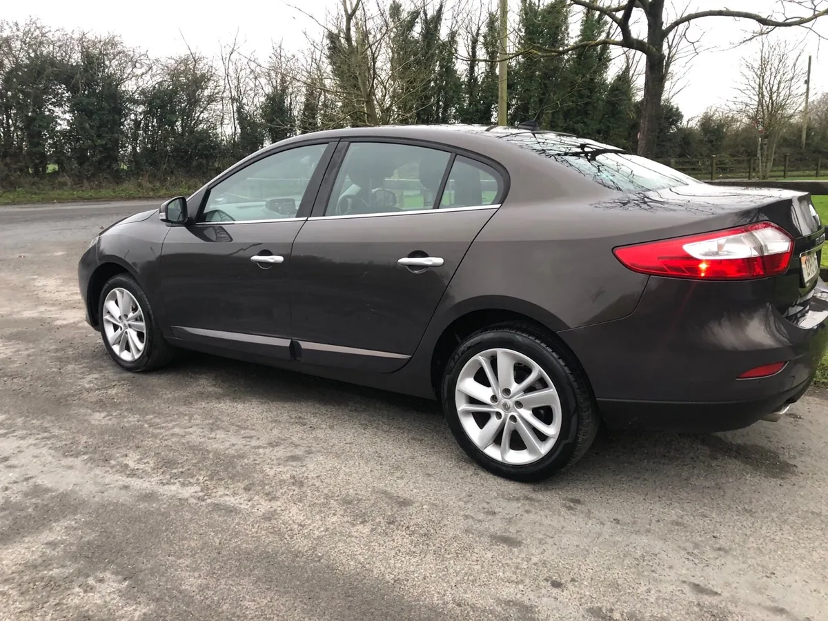 RENAULT FLUENCE TOM TOM AS NEW - Image 2