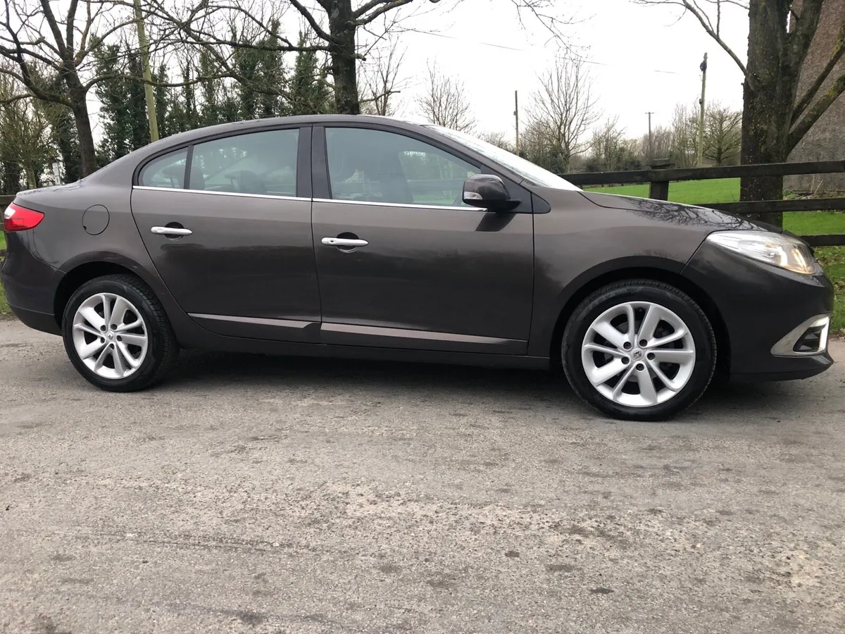 RENAULT FLUENCE TOM TOM AS NEW - Image 3