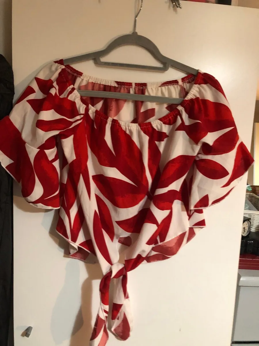 Ladies stunning top size M €3 - Image 1