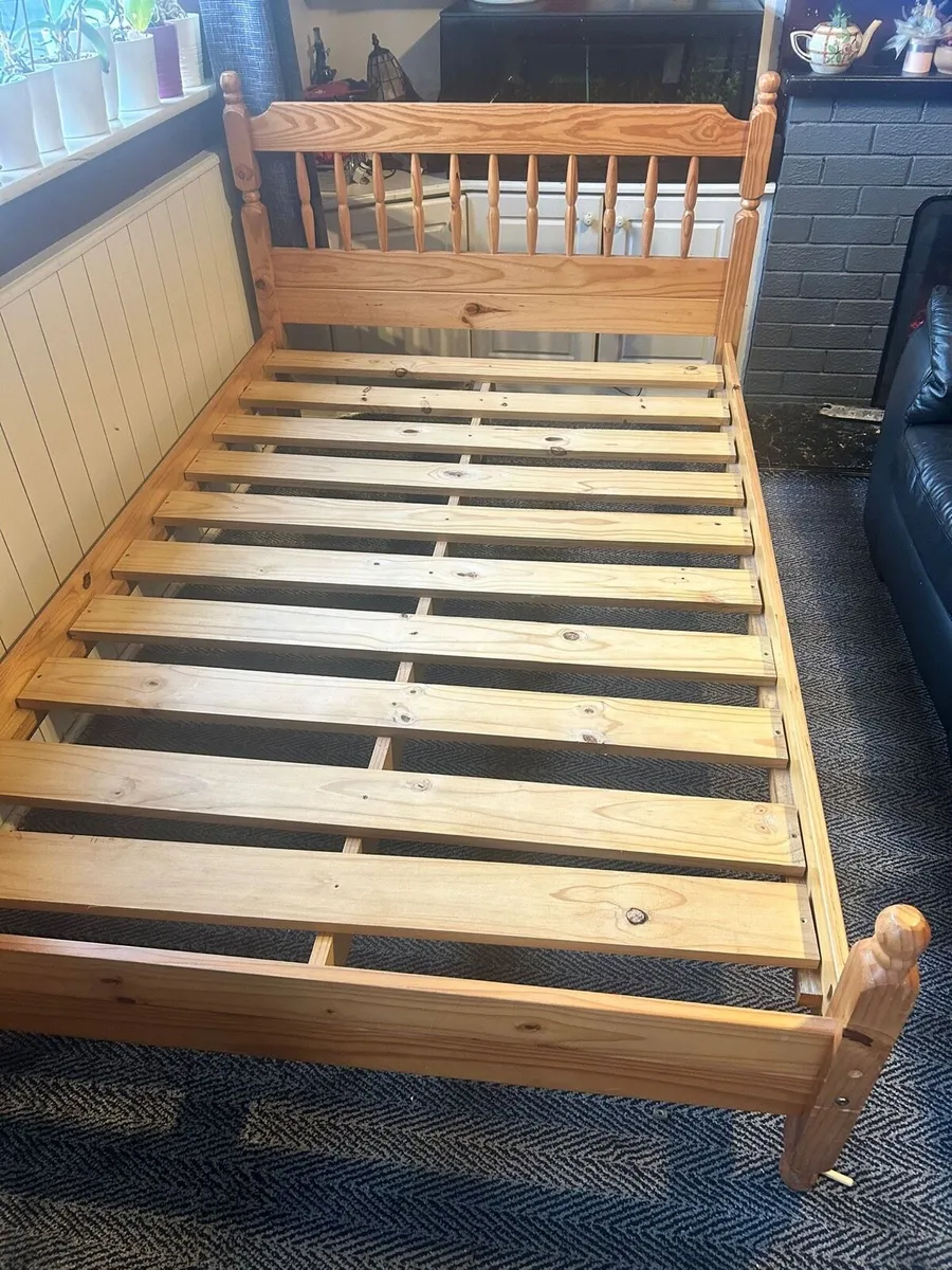 As New - 2 x Matching 4 Ft Small Double Pine Beds - Image 2