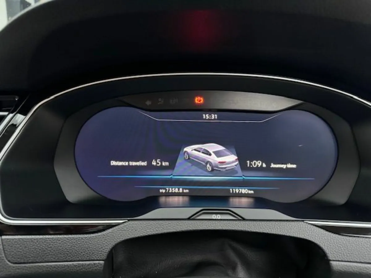 Volkswagen Passat 2.0 TDI 150hp R-Line DSG - Image 4