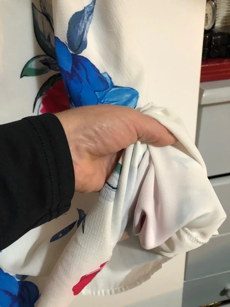 Ladies stunning dress size L €55 - Image 3