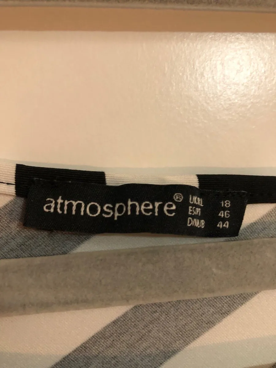 Ladies stunning dress size 18 €5 - Image 4