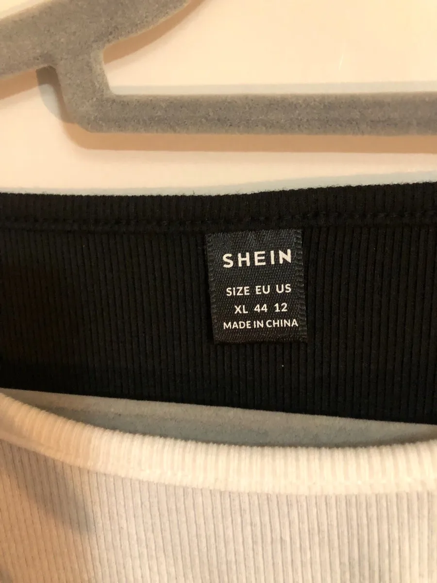 Ladies top size XL €3 - Image 3