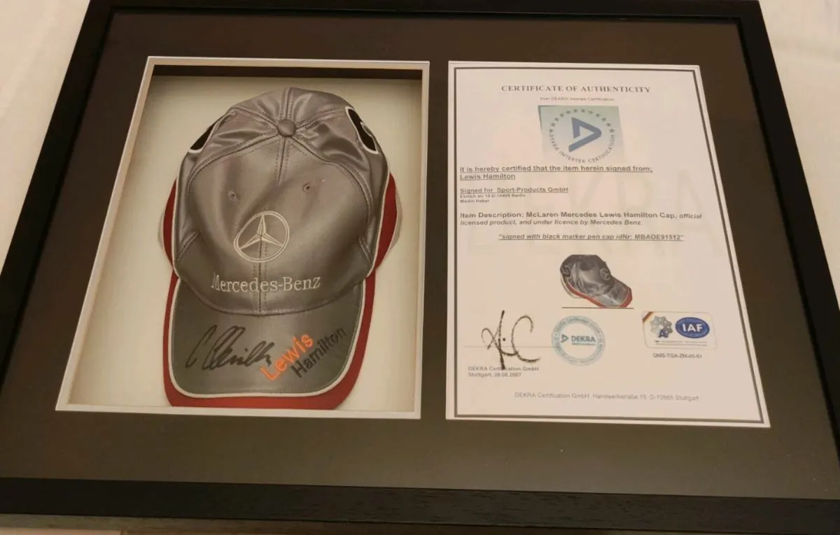 Signed formula 1 Lewis Hamilton cap - Image 1