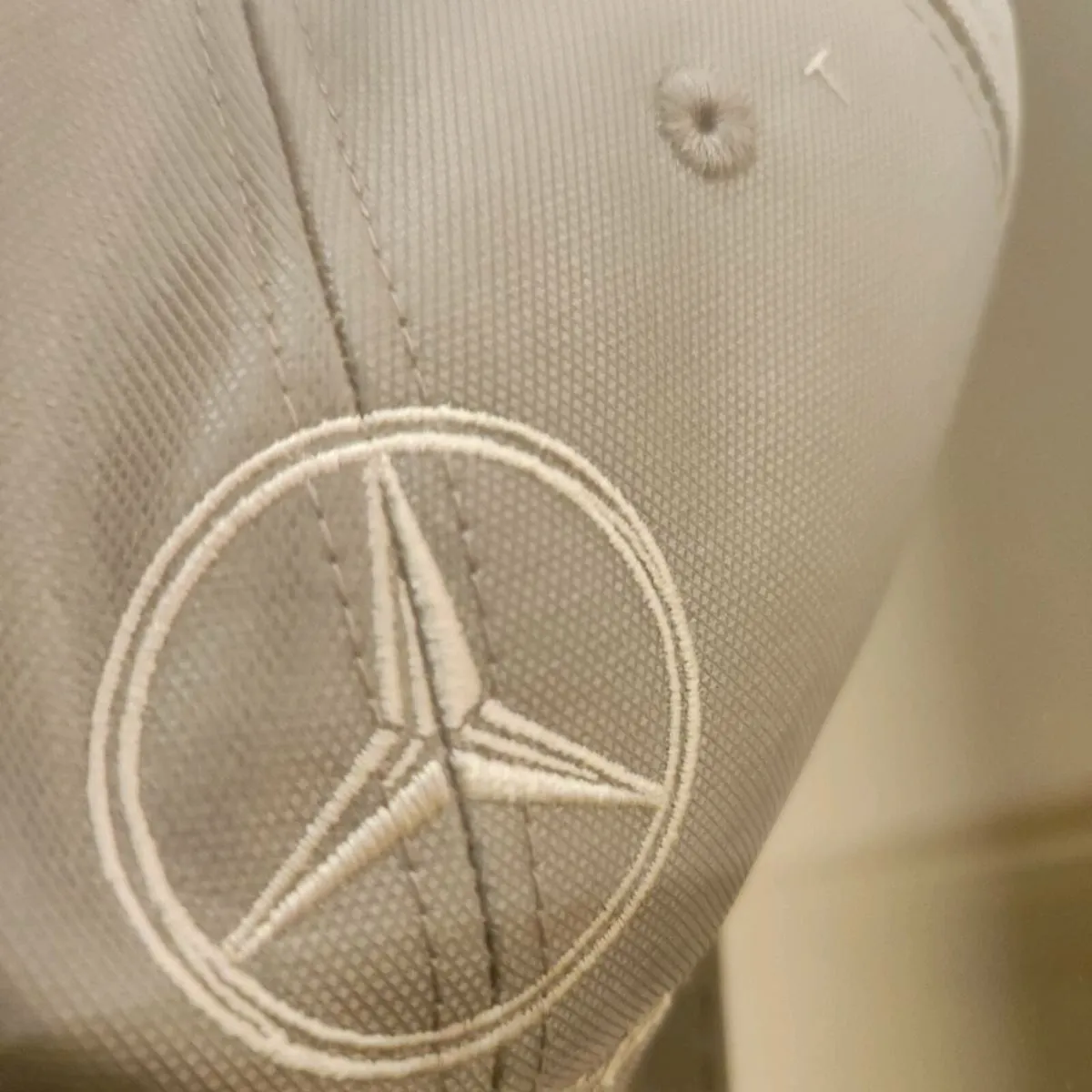 Signed formula 1 Lewis Hamilton cap - Image 3