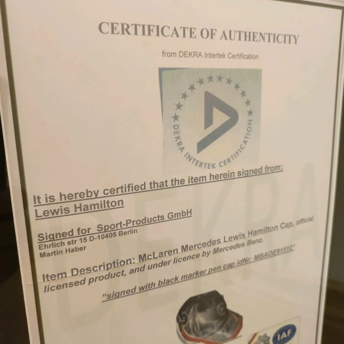 Signed formula 1 Lewis Hamilton cap - Image 4