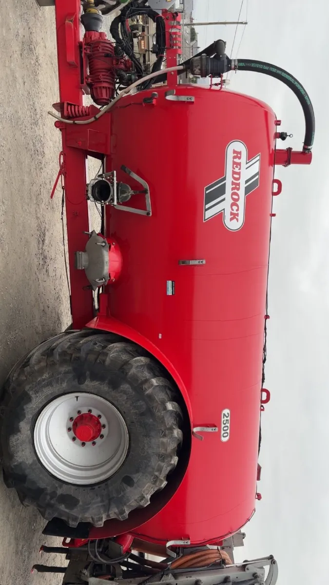 2500 Gallon Tanker - Image 2