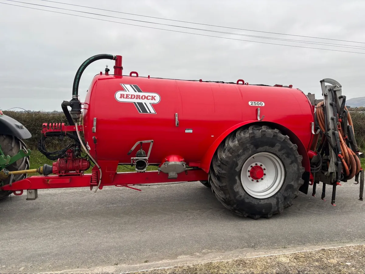 2500 Gallon Tanker - Image 1