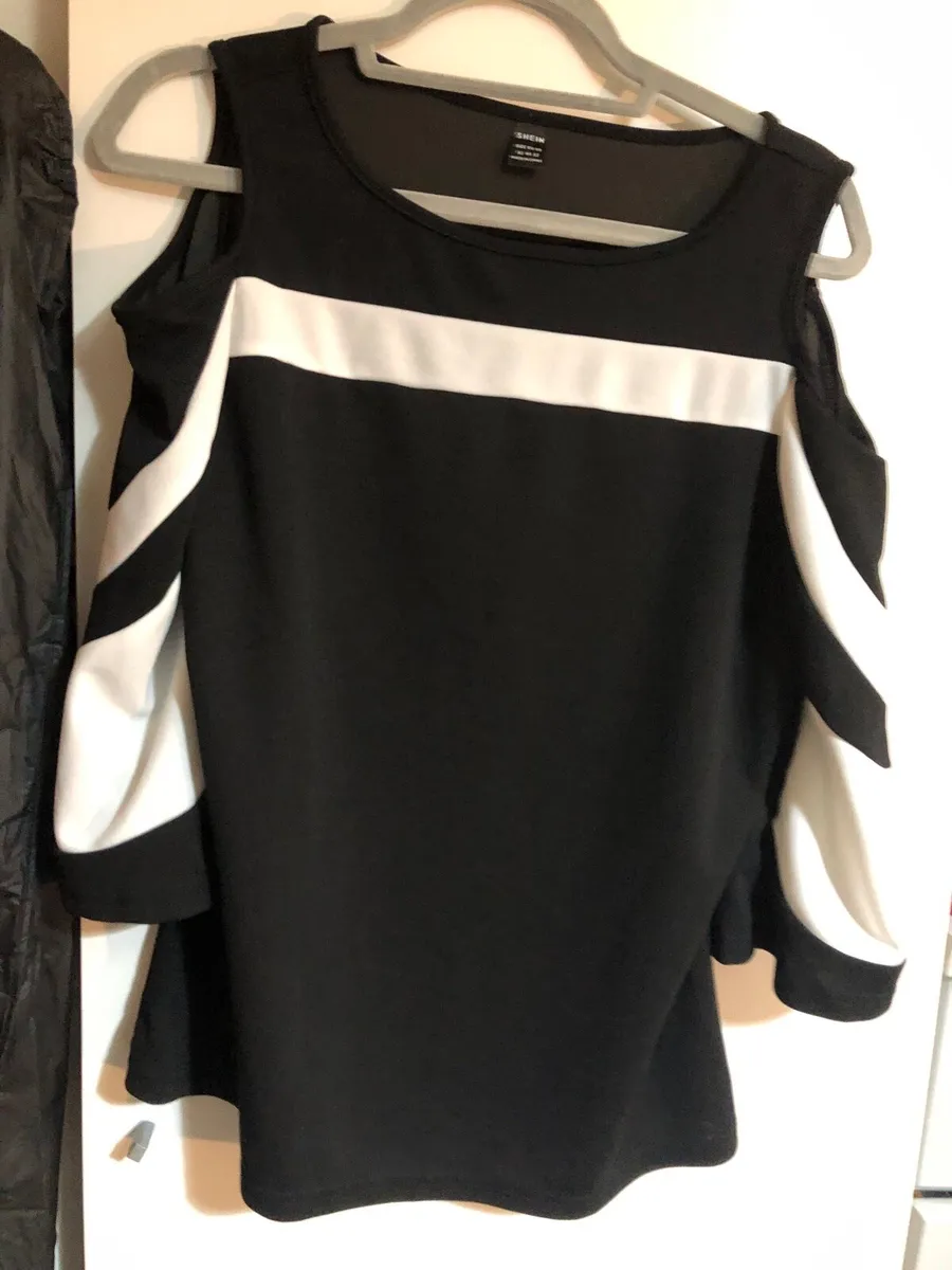 Ladies stunning top size XL €3 - Image 1