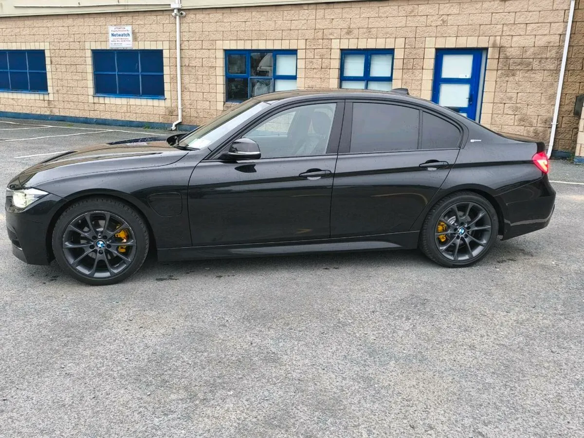 2017 BMW 330 M SPORT - Image 4