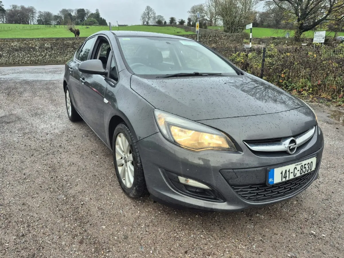 Opel Astra 2014 - Image 1