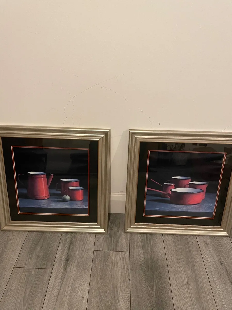 2 kitchen pictures - Image 1