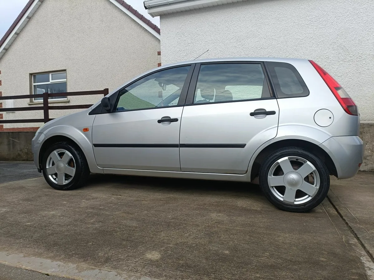 Ford Fiesta 2002 - Image 1