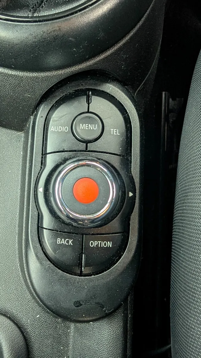 Mini Cooper 2016 - Image 2