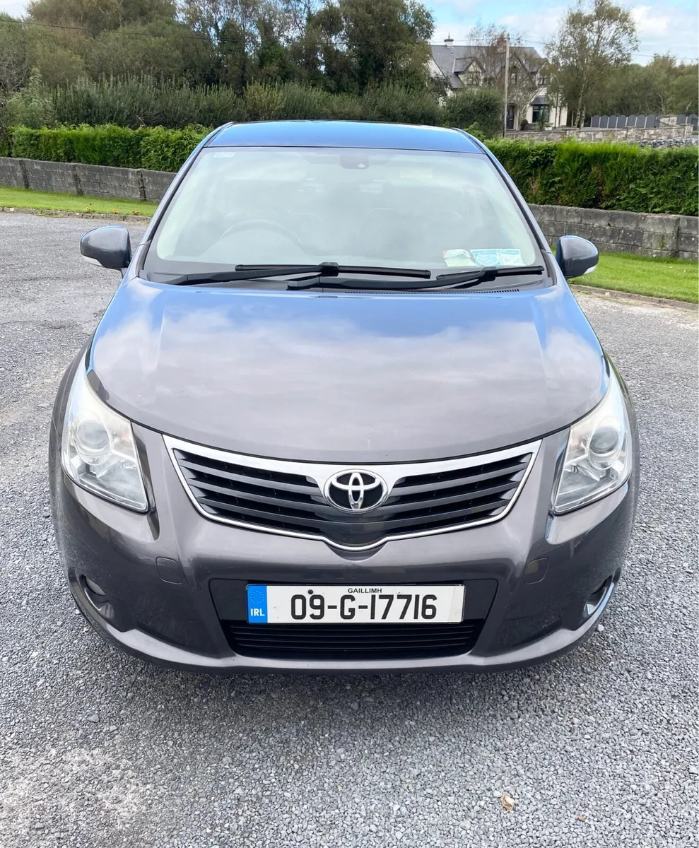 2009 Toyota Avensis D4D T4 High Spec!! - Image 2