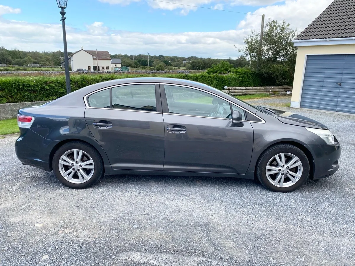 2009 Toyota Avensis D4D T4 High Spec!! - Image 4