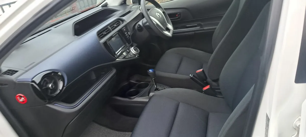 Toyota Aqua 2016 - Image 2