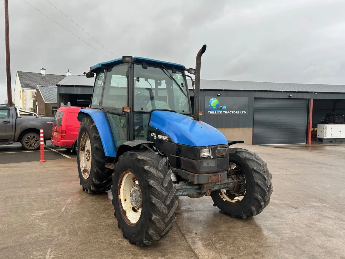 New Holland 7635 For Parts or Repairs - Image 2