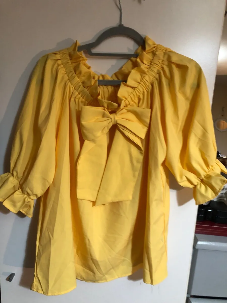 Ladies stunning top size L €3 - Image 3