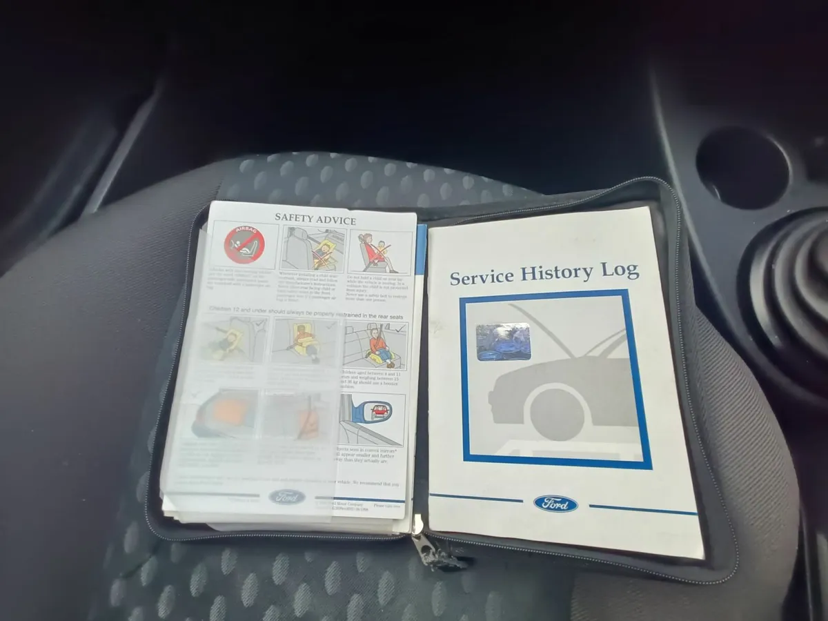 Ford Fiesta 2002 - Image 2