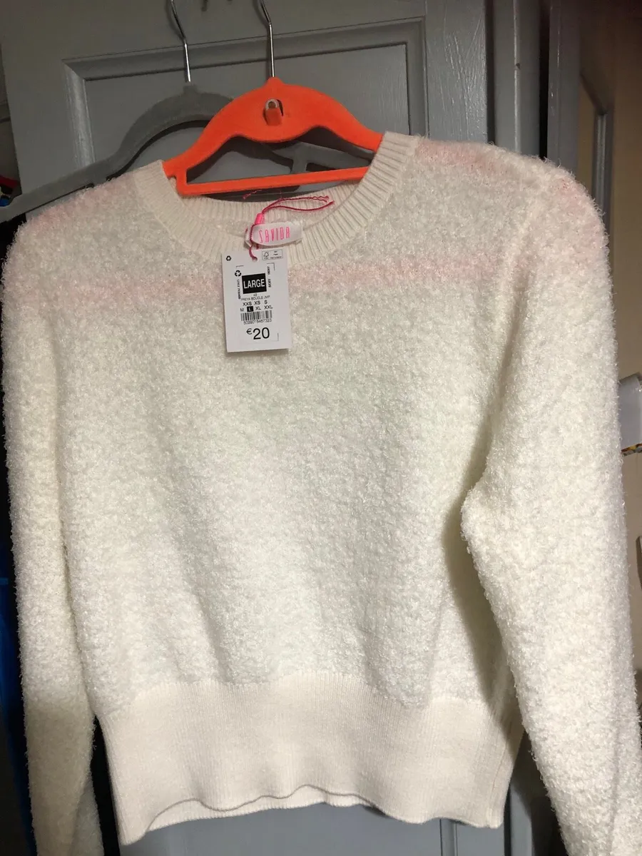 Ladies BNWT jumper size L €10 - Image 1