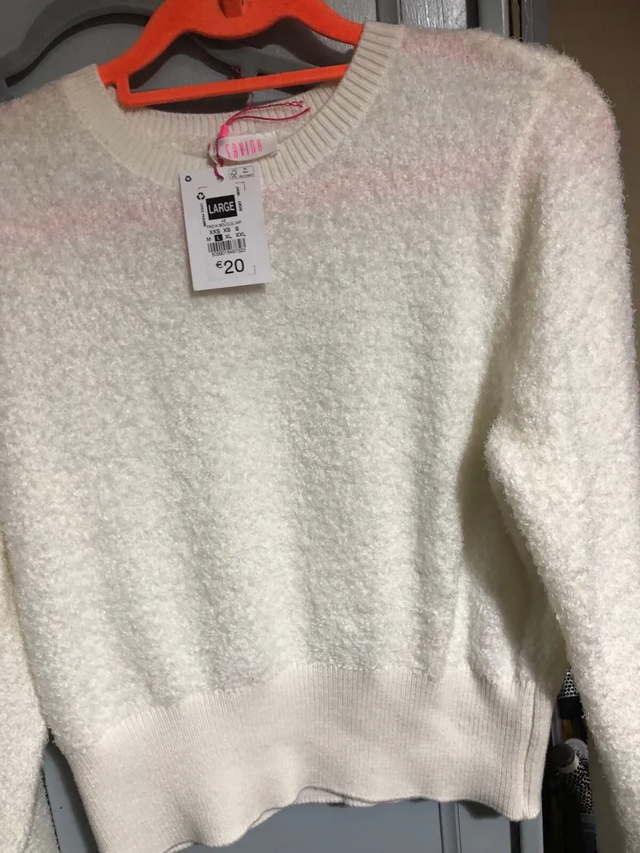 Ladies BNWT jumper size L €10 - Image 4