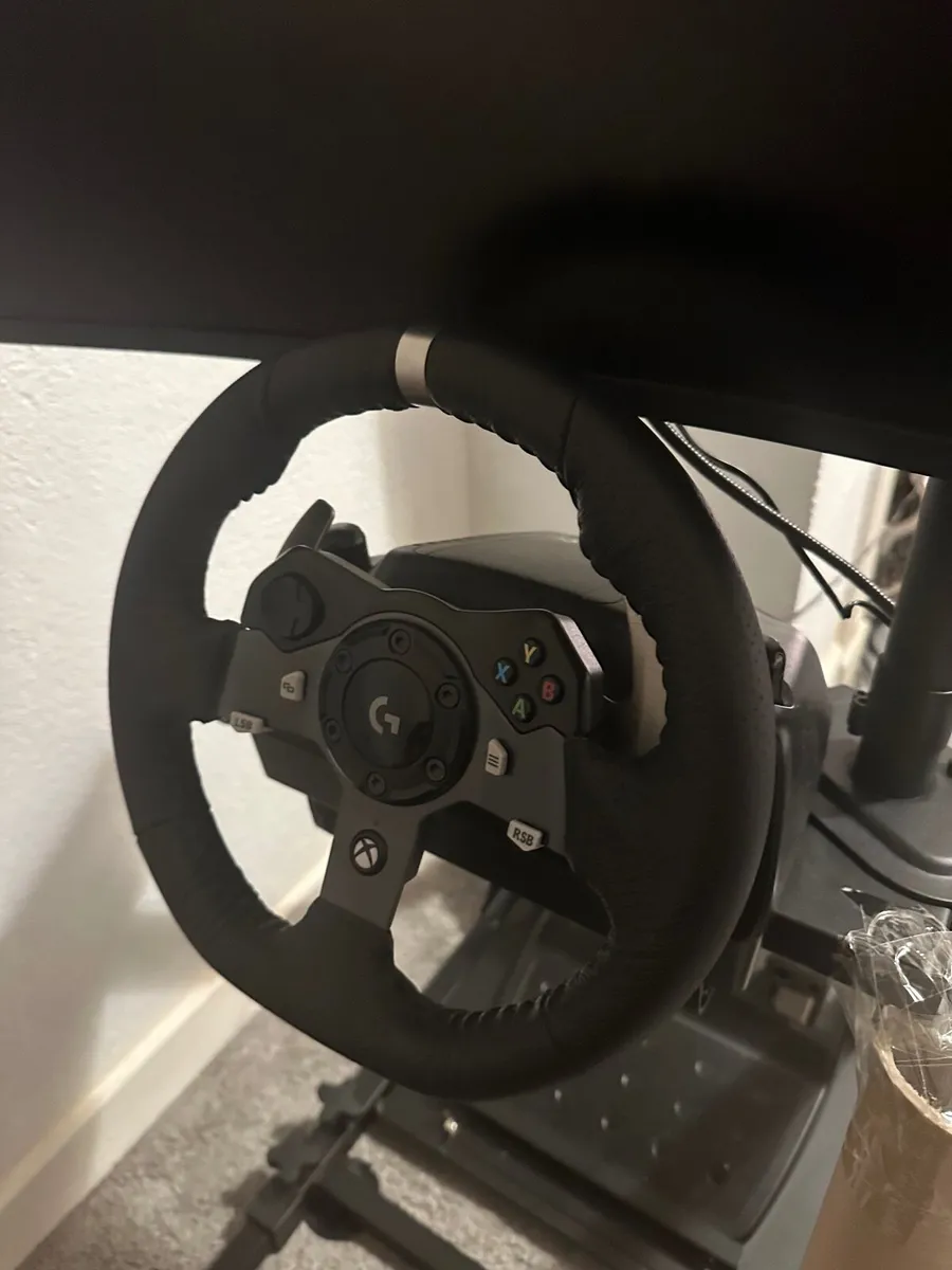 Logitech g920 Gaming wheel + pedals - Image 1