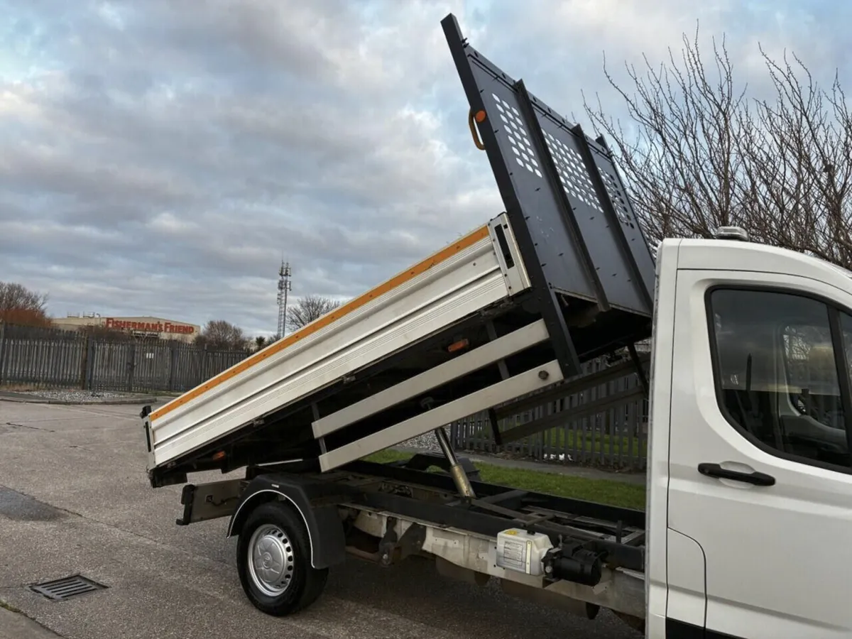 2022 Maxus Deliver 9 Deliver Tipper Van - Image 1