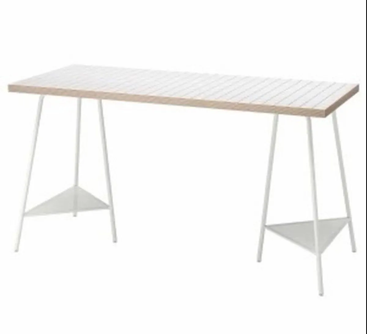 White desk - Image 3