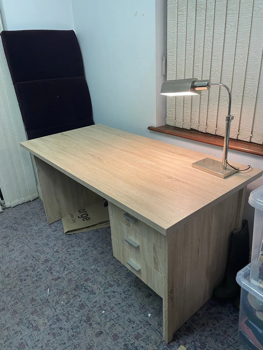 Desk - Image 4