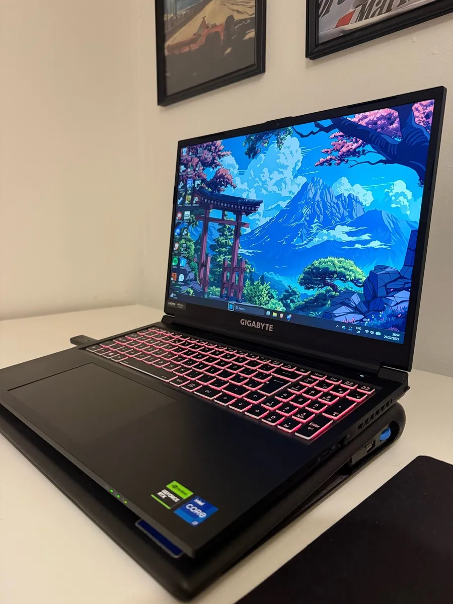 Gigabyte G6 16” RTX 4060 Gaming Laptop - Image 1
