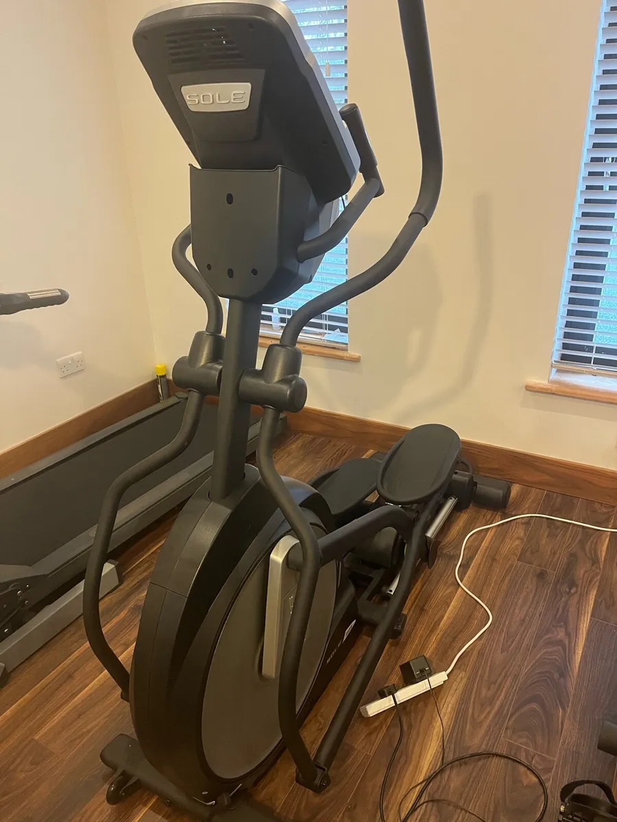 Cross Trainer - Image 3