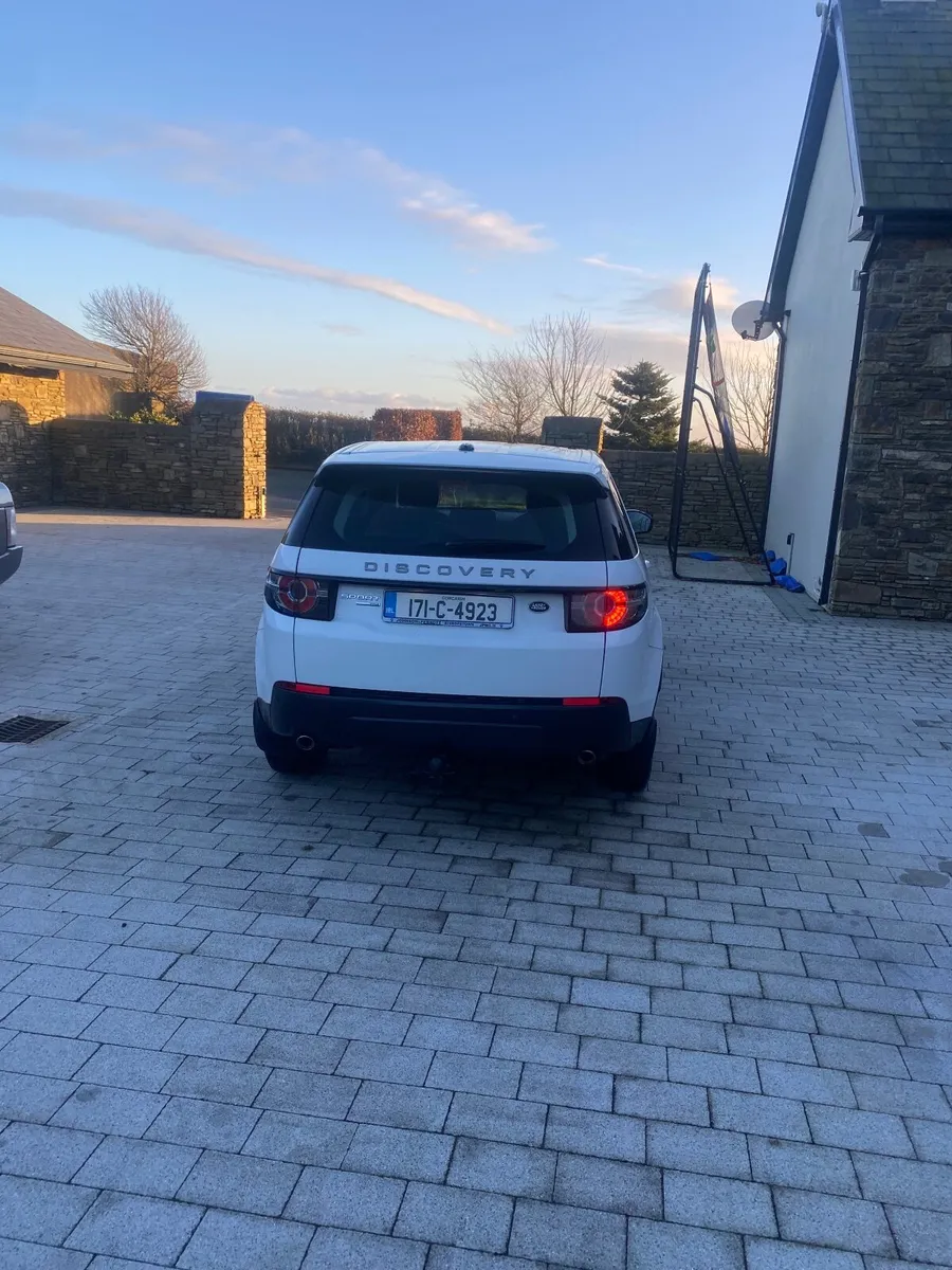 Land Rover Discovery Sport 2017 - Image 2