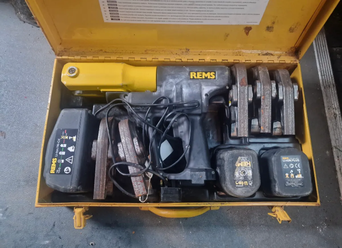 Tool and Equipment in machinery and tools