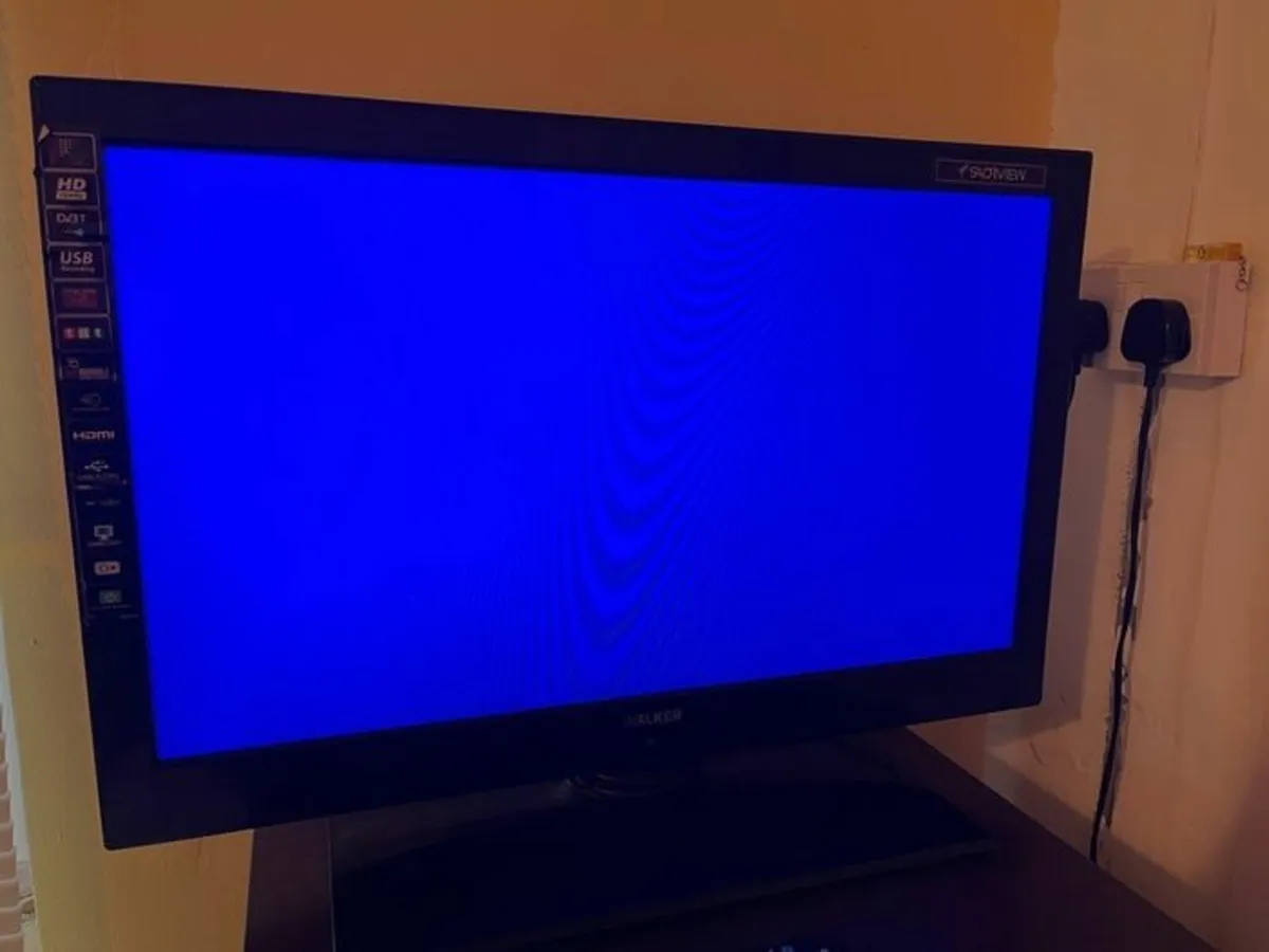 Walker Saorveiw 26 inch TV. Not Smart. With Remote - Image 4