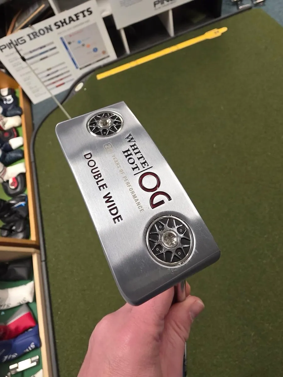 Odyssey White Hot Og Double Wide Putter - Image 1
