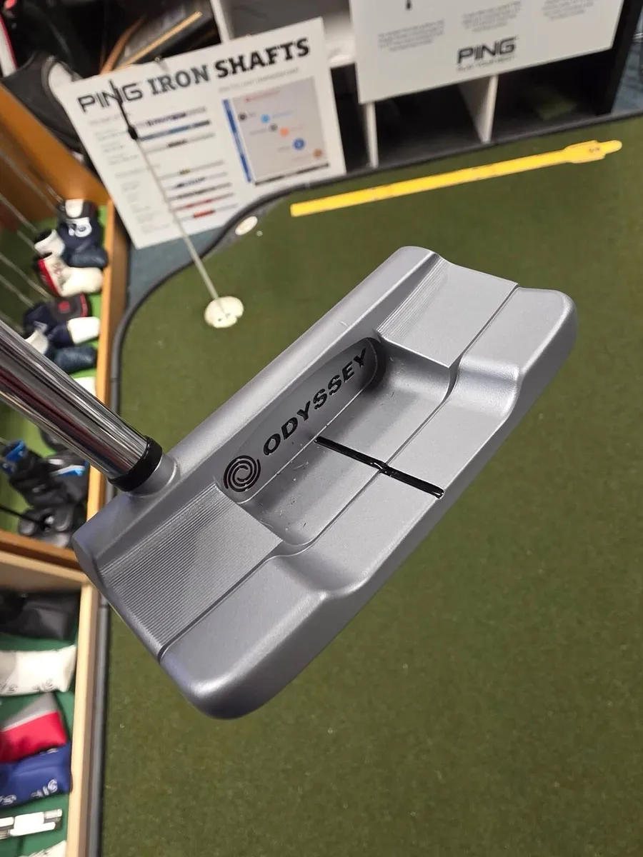 Odyssey White Hot Og Double Wide Putter - Image 2
