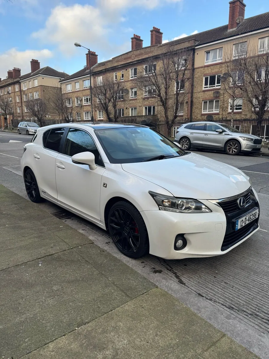 Lexus CT200h 2012 - Image 1
