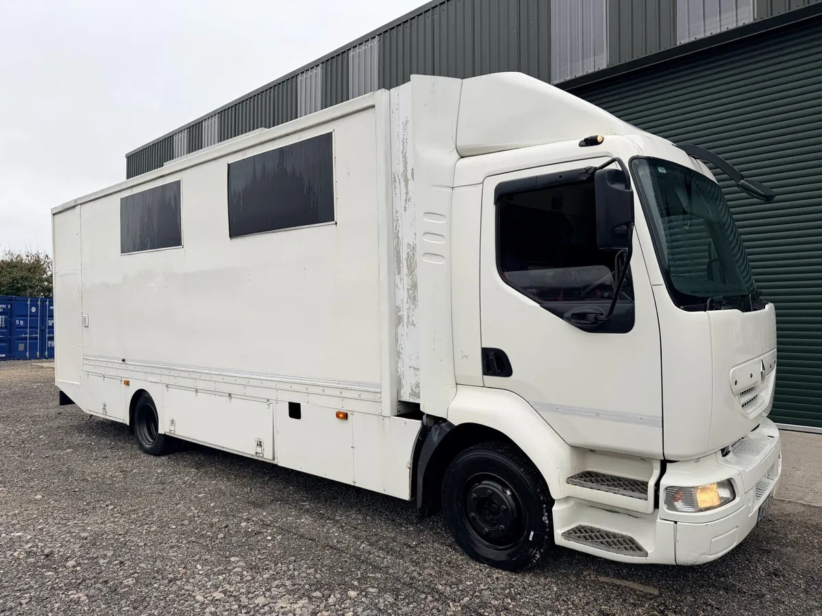 Renault Midlum Race Truck Camper - Image 1