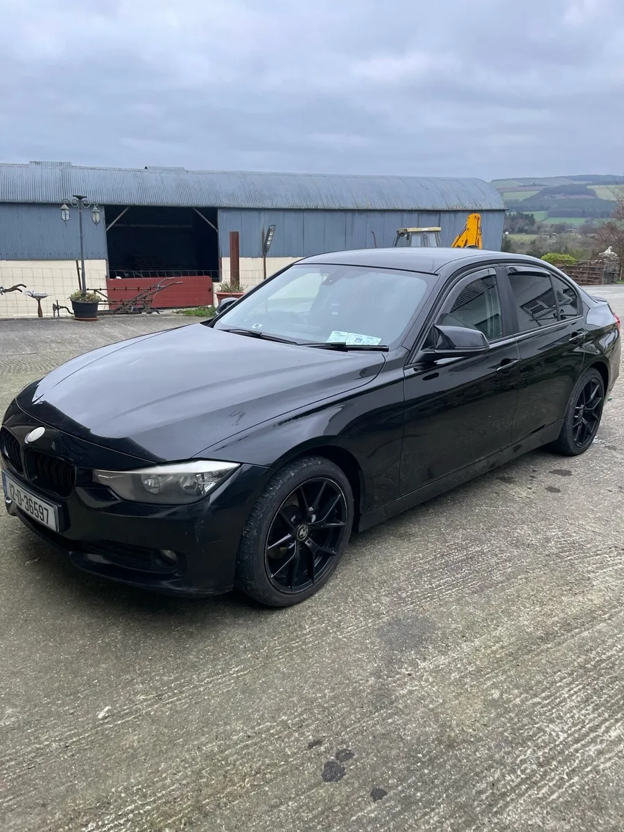 BMW 318D - Image 1