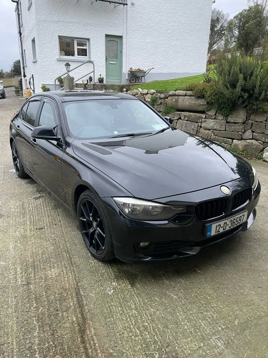 BMW 318D - Image 2