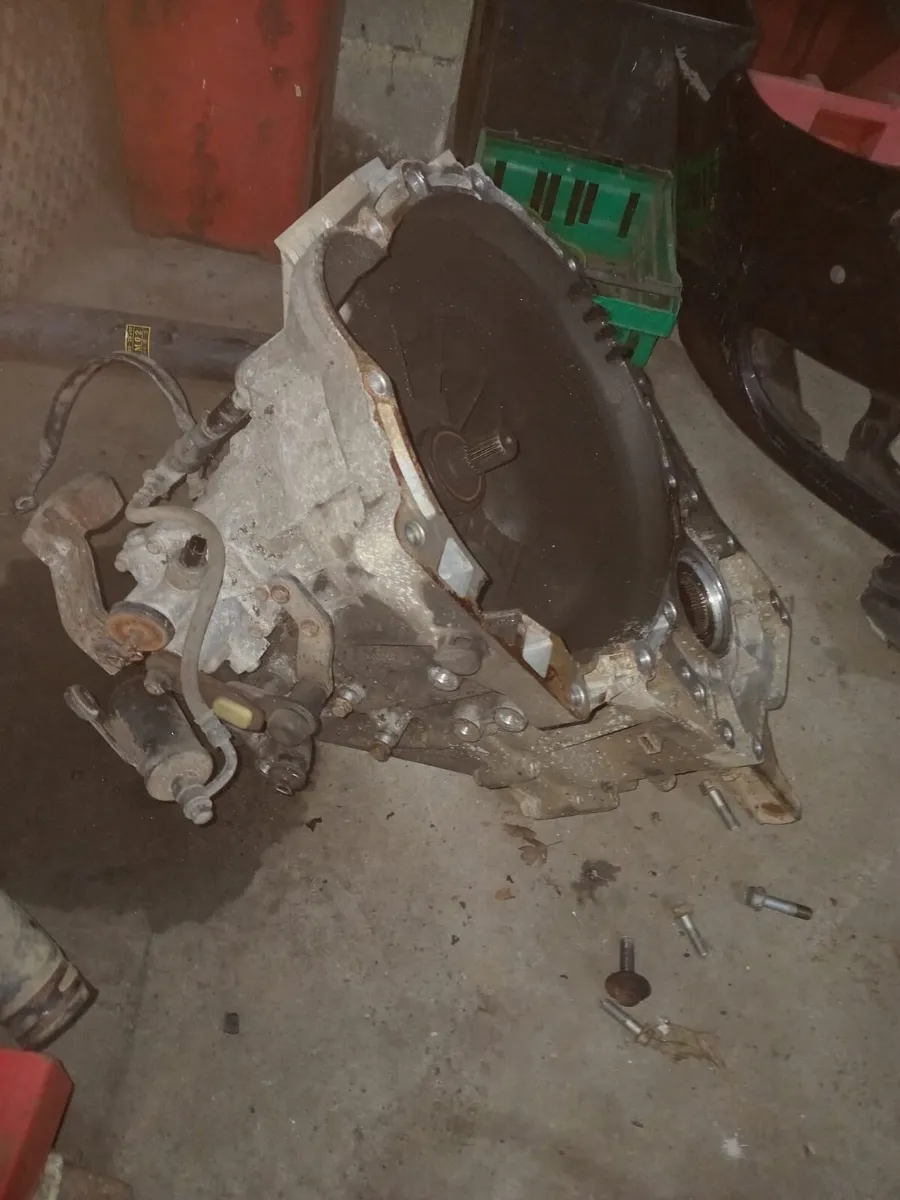 Hyundai Santa Fe 09 4x4 2.2litre Manual Gearbox - Image 2