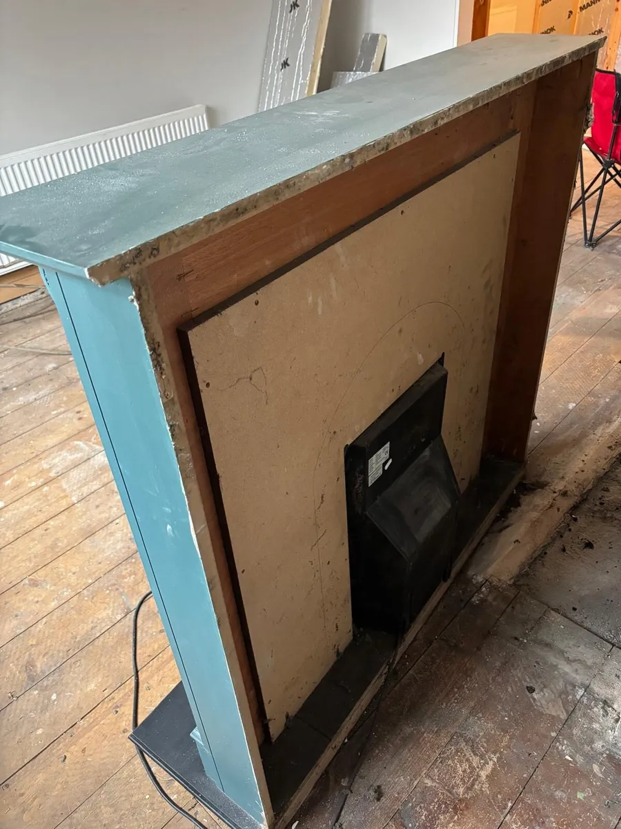 Electric fireplace and mantle - Image 4