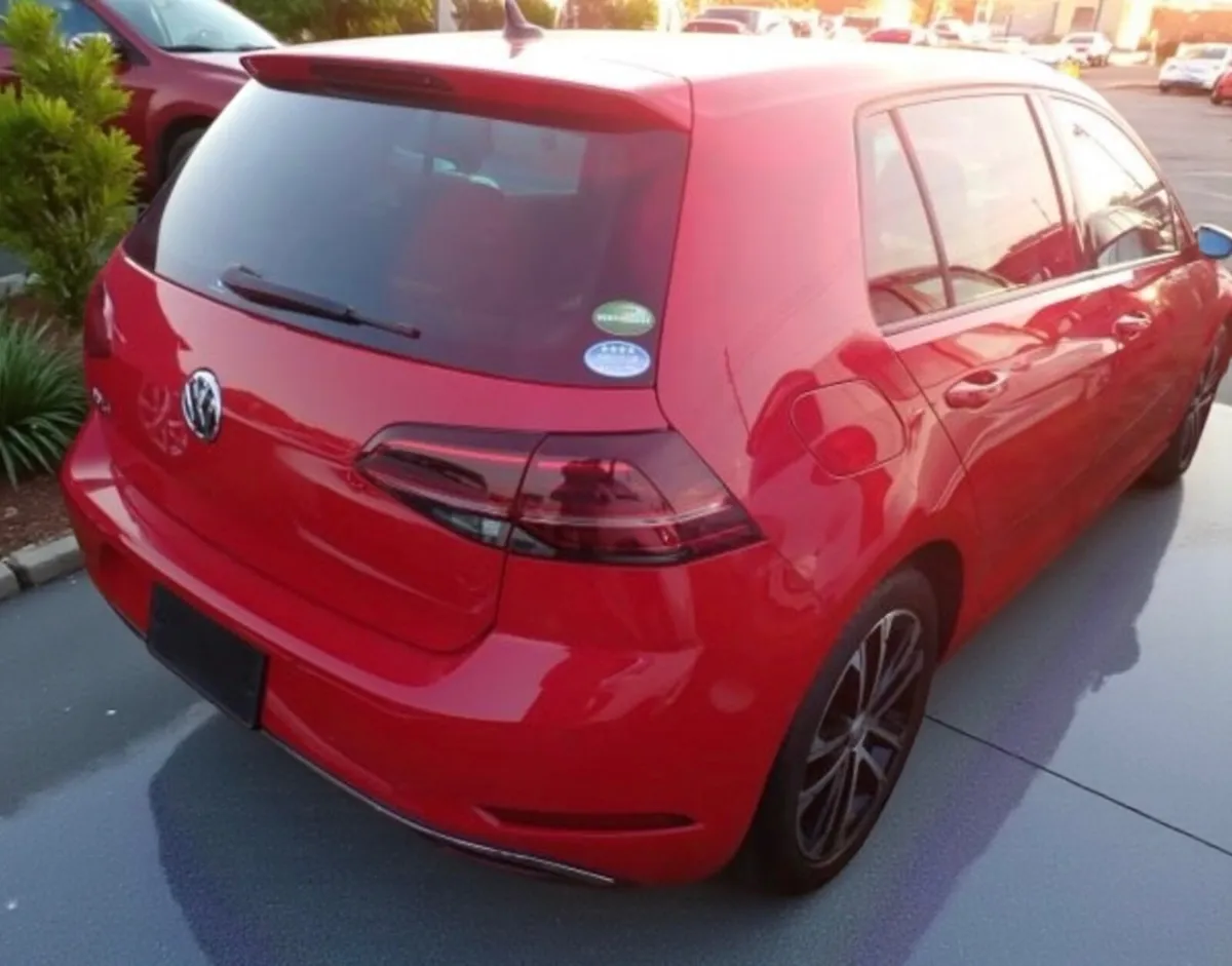 🔵 Vw Golf 1.2 TSI AUTOMATIC LOW KM HIGH SPEC - Image 3
